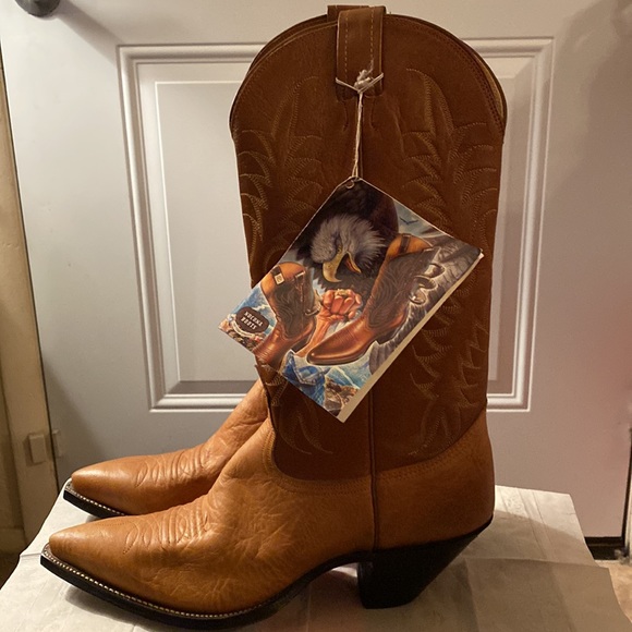 Nocona Vintage woman’s boots. Size 9 B. Never worn. - Picture 2 of 10